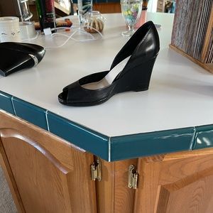 Calvin Klein Gabbie Kid Skin size 7.5 wedge